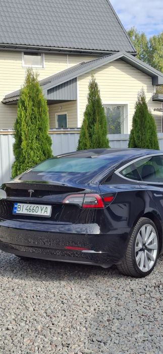 tesla model 3 Standart +