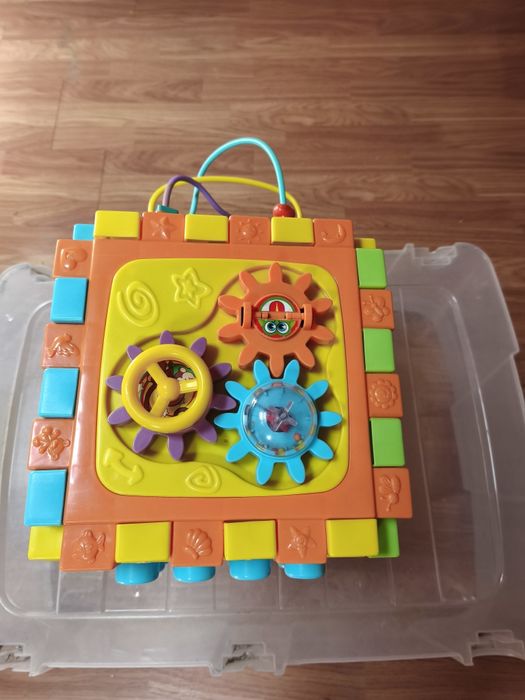 Cubo interativo para crianças