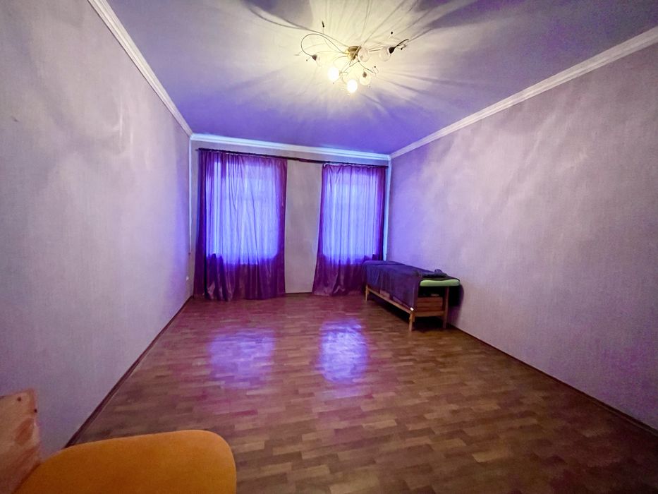 Продам двоповерховий будинок в Центрі!