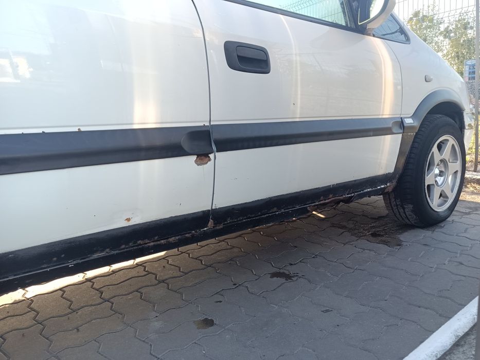 Автомобіль Опель зафіра А ZAFIRA A