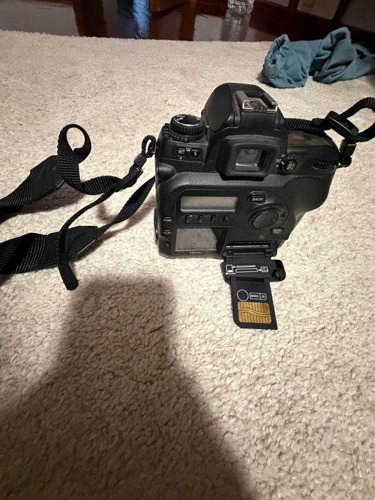 Fujifilm FinePix S2 Pro – Estado Impecável + Cartão SmartMedia