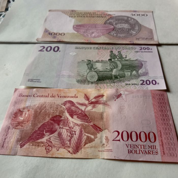 Notas e cedulas varios paises