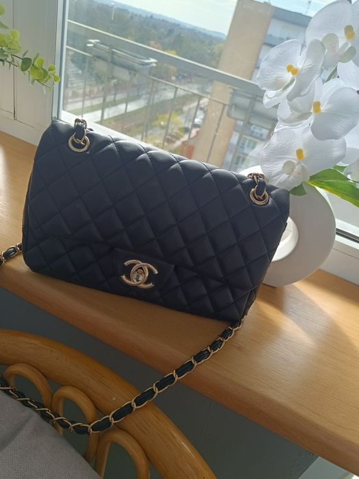 Czarna torebka Chanel