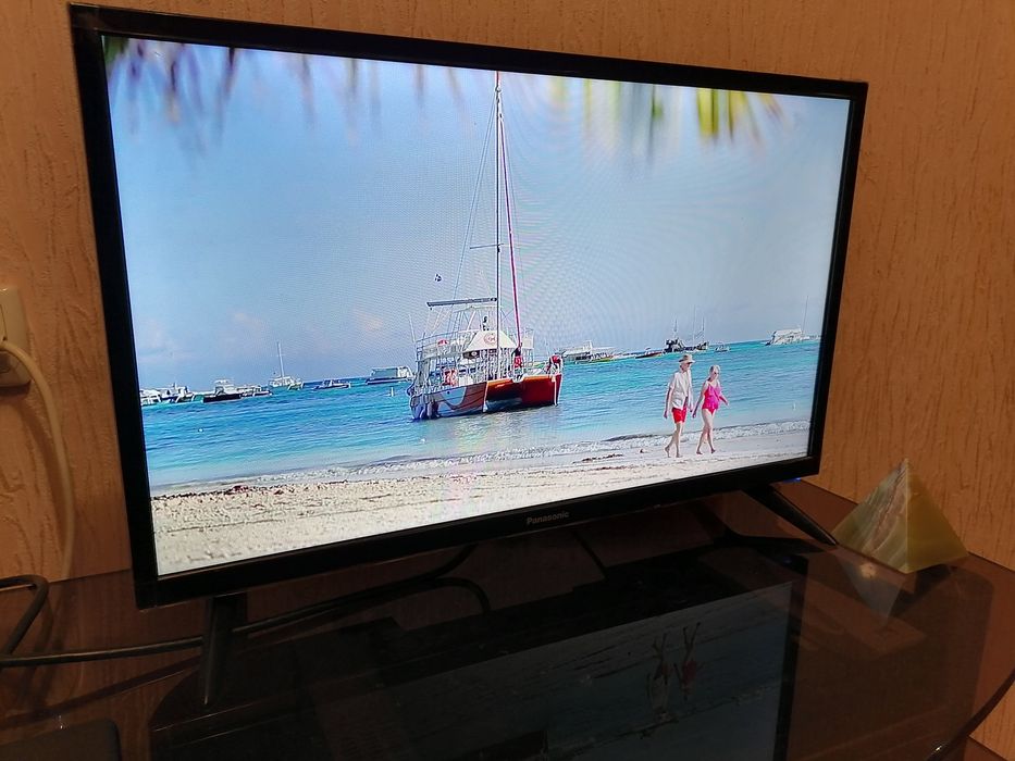 Жк телевизор PANASONIC 24"