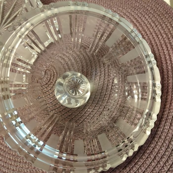 Kryształowa bombonierka szkatułka z PRL-u.