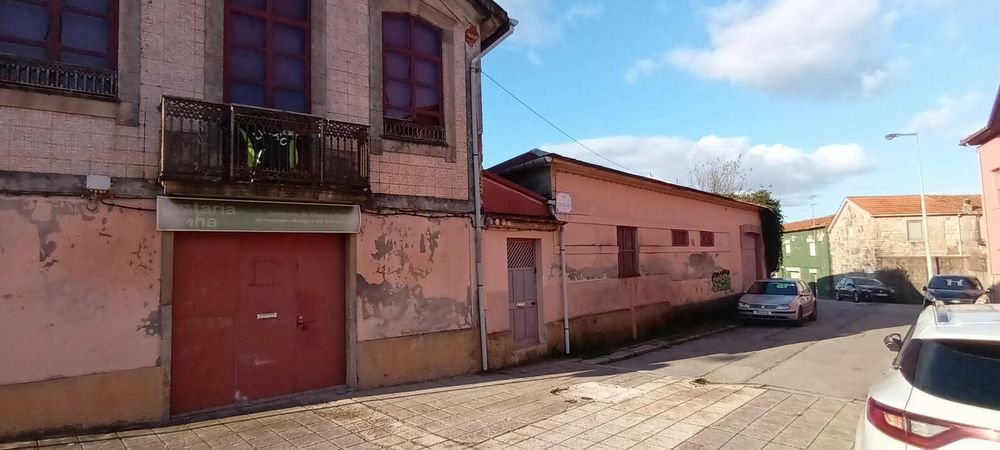 Investimento, Rotunda da A4 em S. Mamede Infesta - Armazém + Habitação