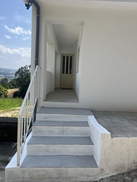 Moradia T3+1 em Gémeos, Guimarães