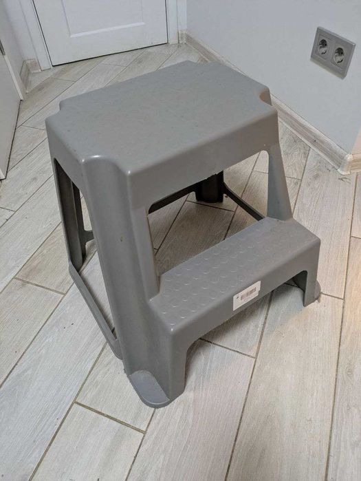 Табурет-лестница на 2 ступени