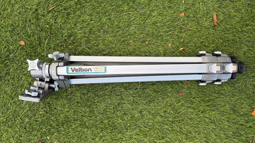 Tripé Velbon VE-3 – Robusto e Muito Estável (com sinais de uso)