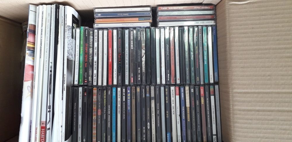 CD música variada e acessórios