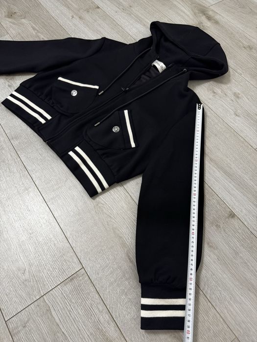 Продам жіночий костюм Christian Dior