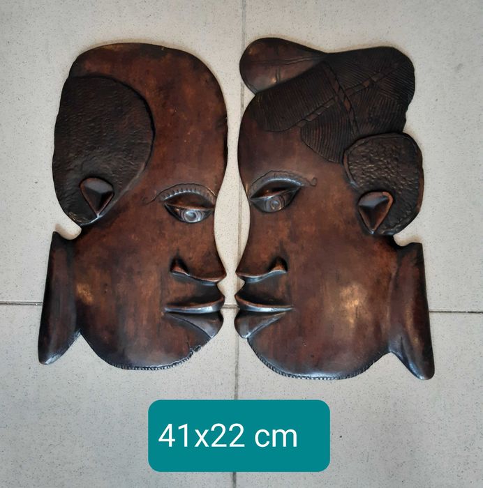 Par de Esculturas em madeira, origem Africana