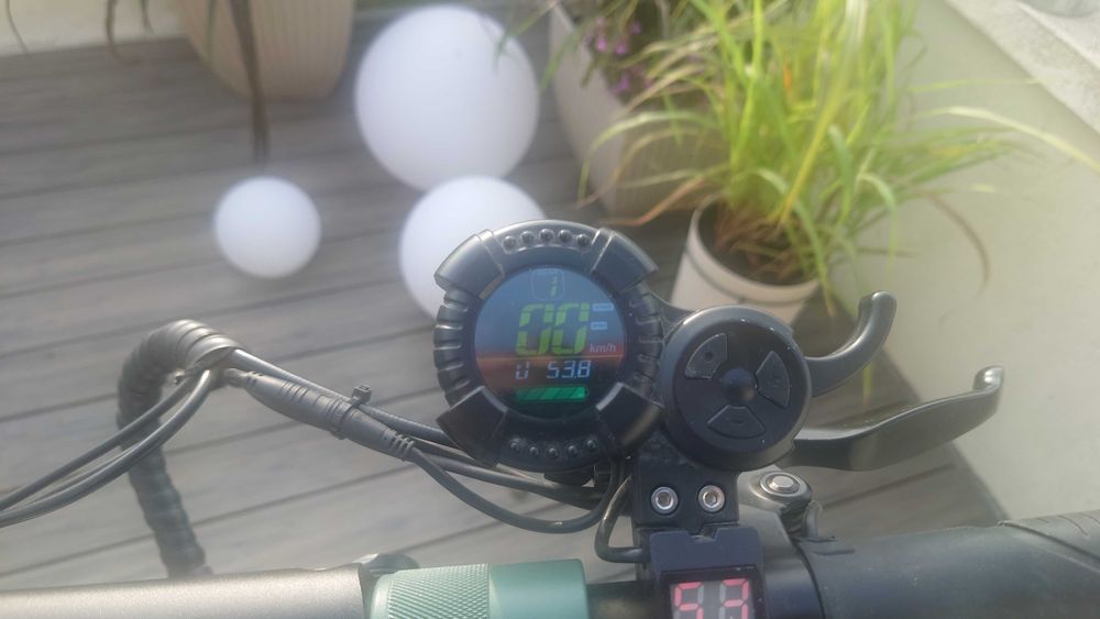 Hulajnoga elektryczna Vsett 8