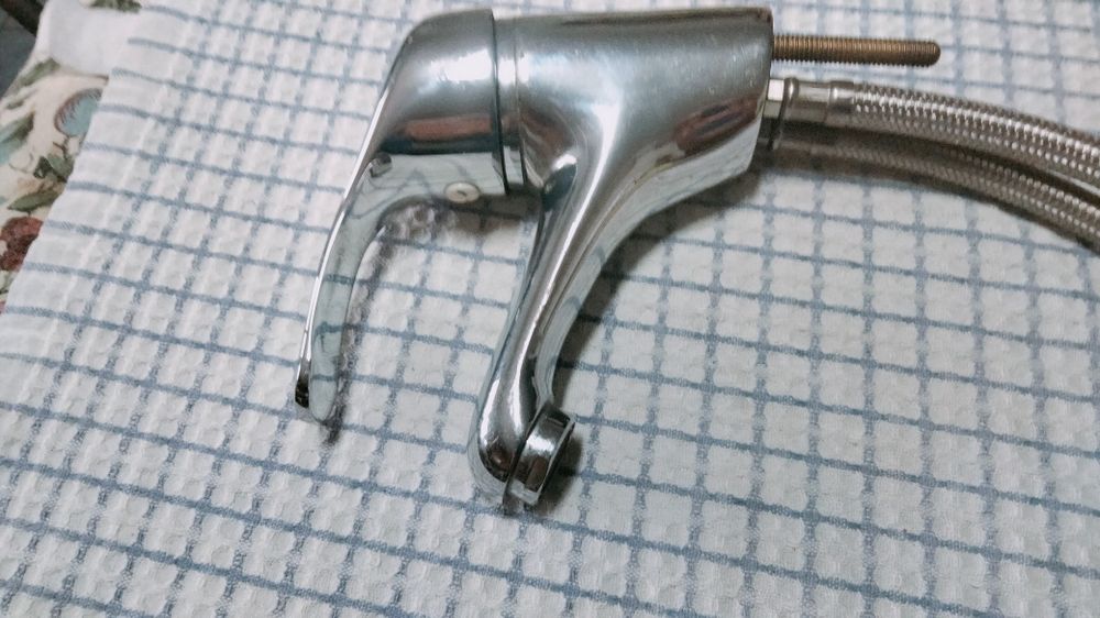 Faucet mixer for washbasin.64585174290305122