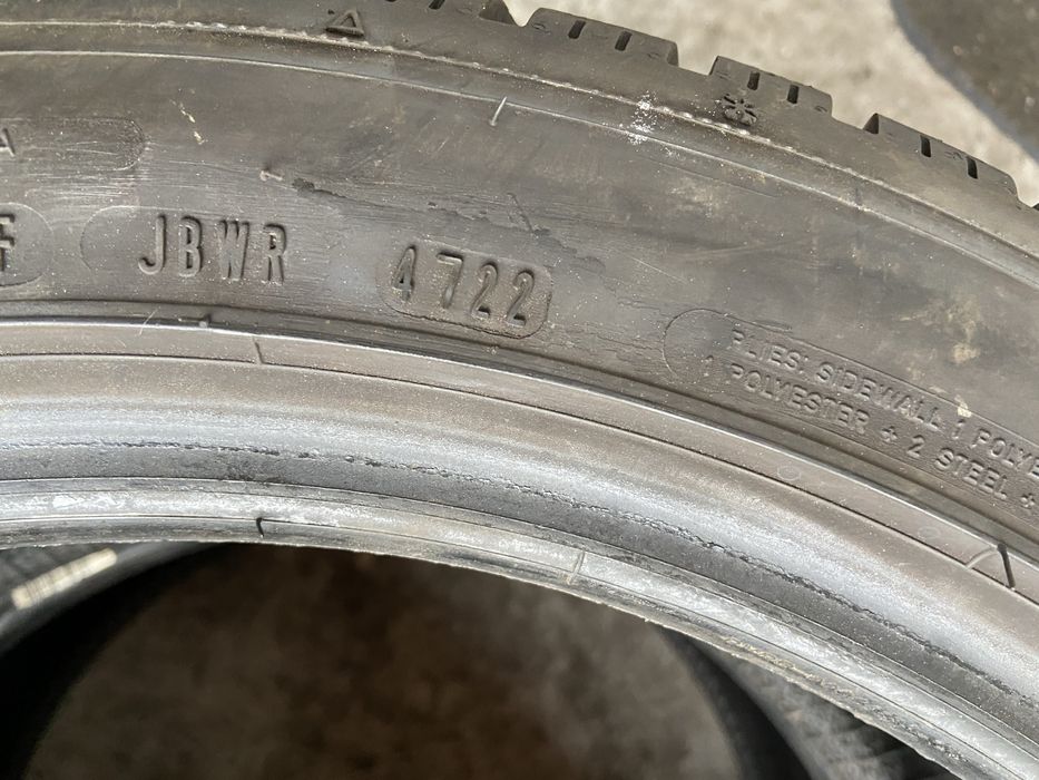 Opony zimowe 2 sztuki 225/45/18 Dunlop Winter sport 5