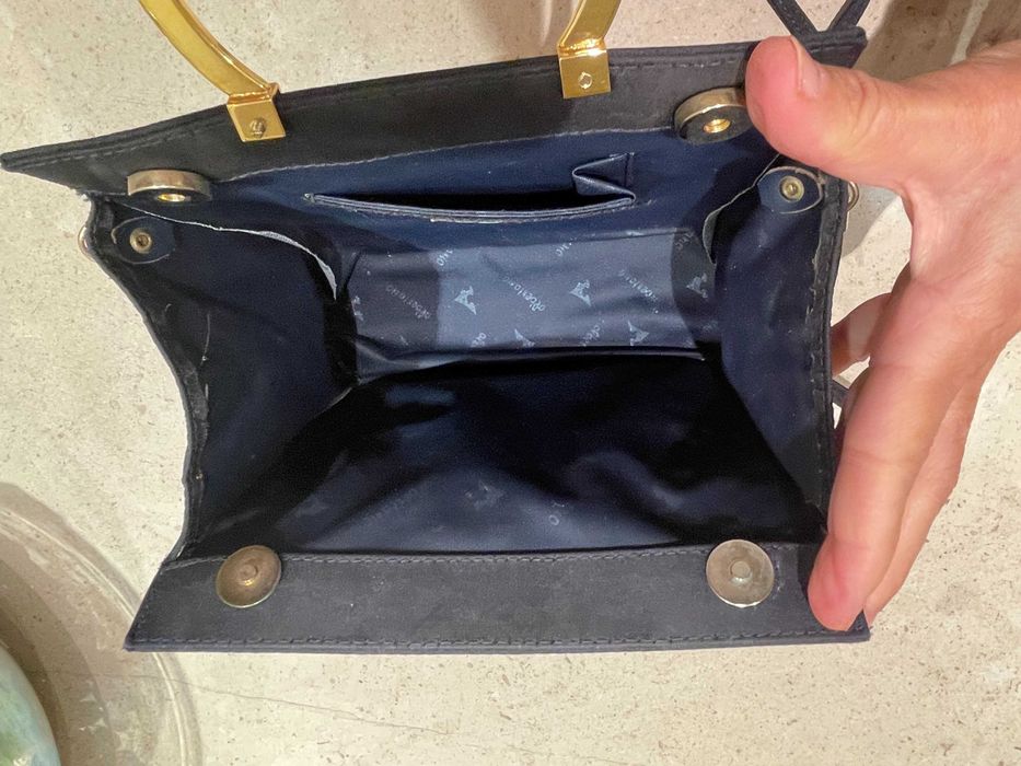 Mala /pochete de cor azul escura, da marca Albertario
