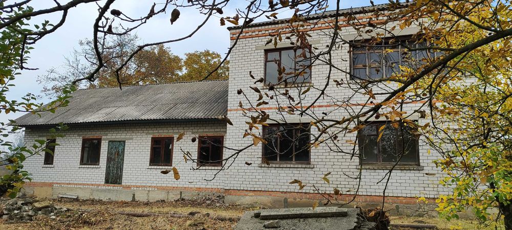 Продам Будинок із білої цегли в с. Погреби  . 20000 дол США