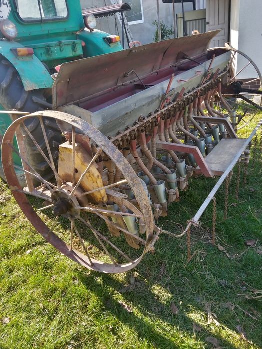 Сівалка зернова.оприскувач, кардан.