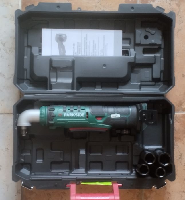 Aparafusadora de impacto angular Parkside a bateria 20V