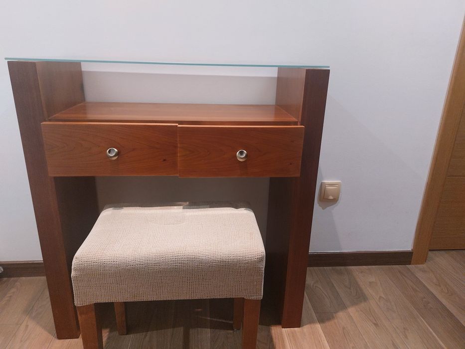 Móvel de entrada em cerejeira