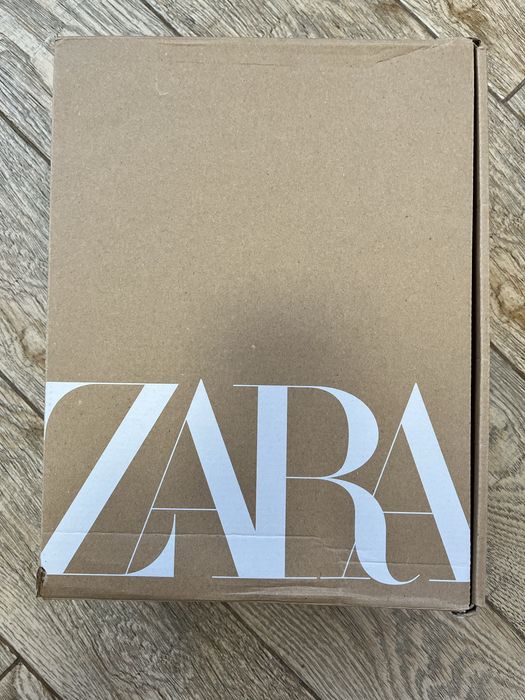 Нові Кросівки ZARA