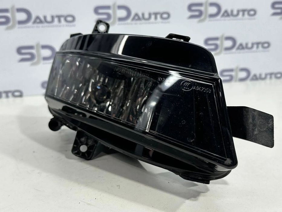 Farol Nevoeiro Direito - Volkswagen Golf VII
