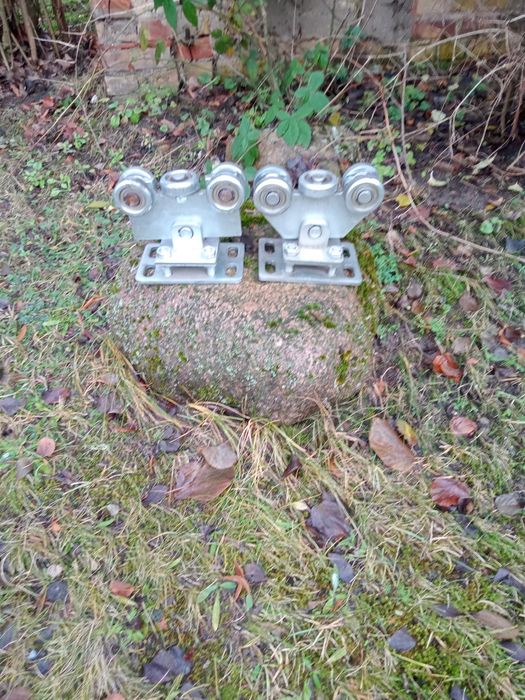 Wózki do bramy szyny 70x70