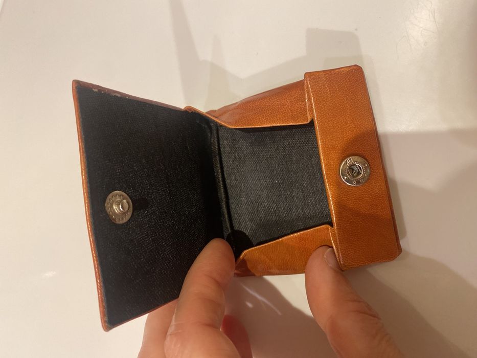 Porta moedas quadrado em pele