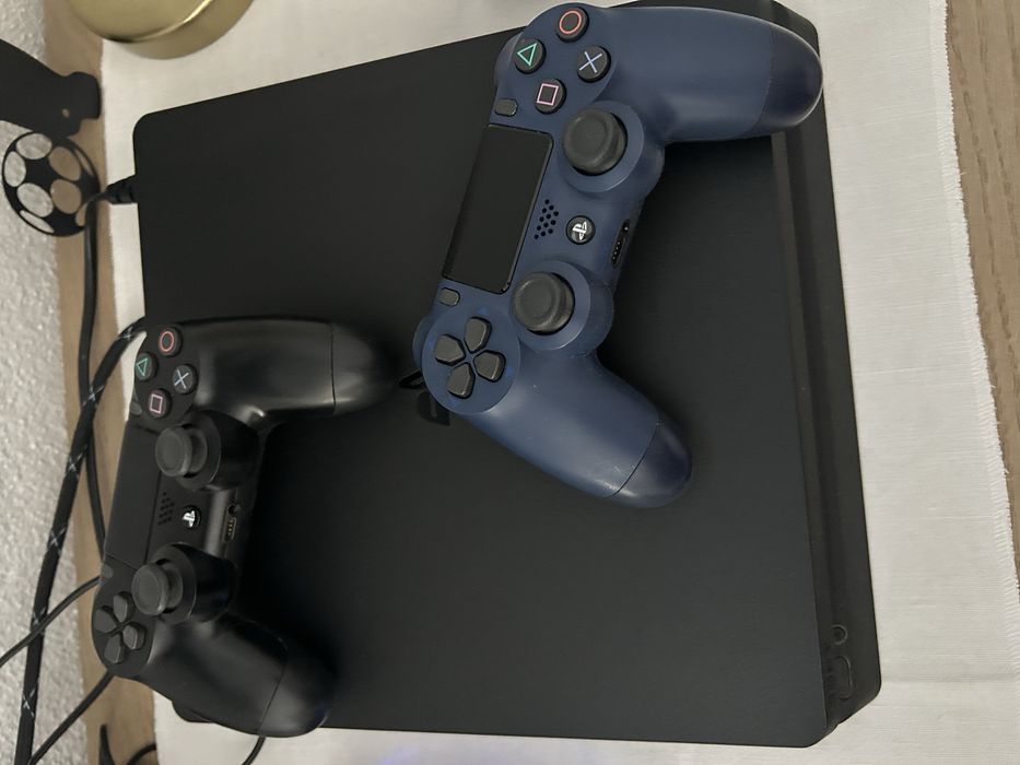 Playstation 4 , 2 comandos + Carregador para comandos