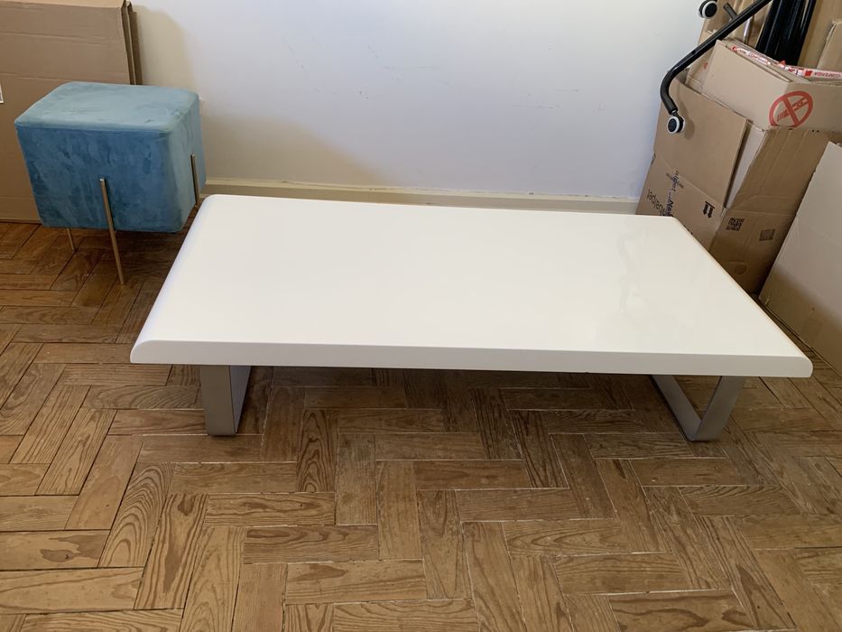 White Coffee Table64739827346818120