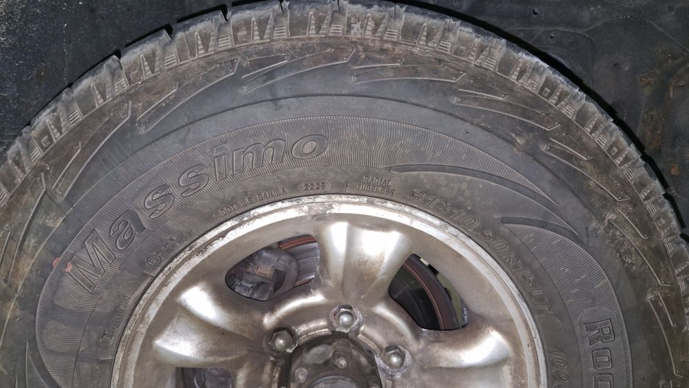 Pneus 31x10.5 r15 negociável