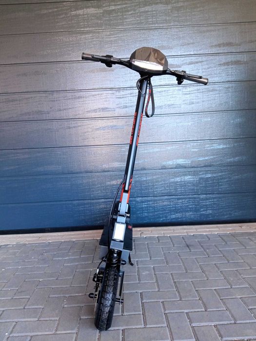 KUKIRIN G2 800W wersja 2025 max 45km/h, aku 48V 15,6Ah zasięg 55km