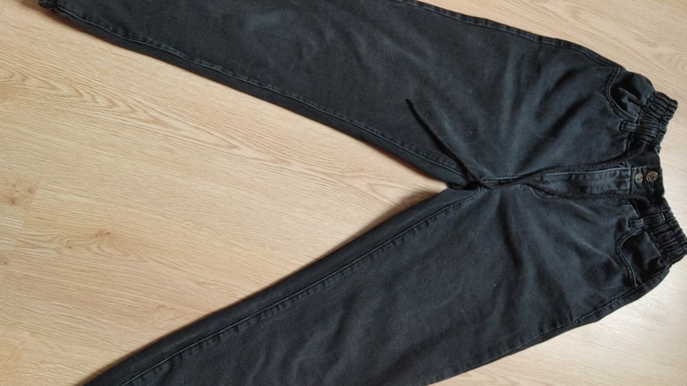 Dżinsy House 36 z gumką