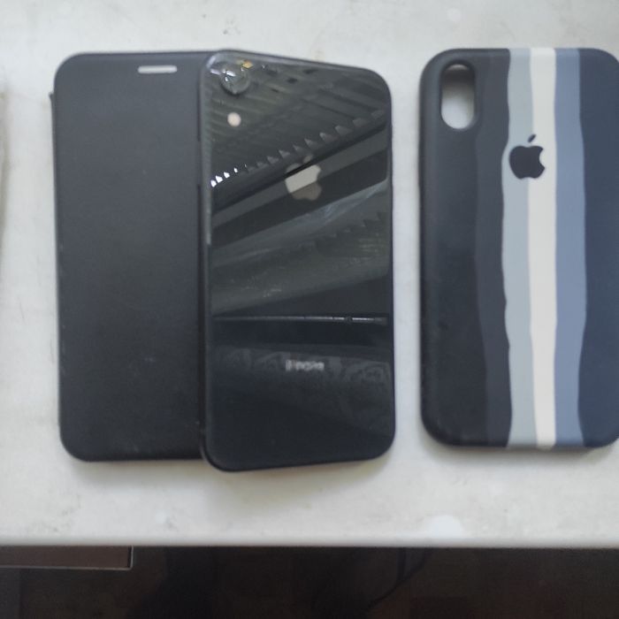 iPhone XR смартфон