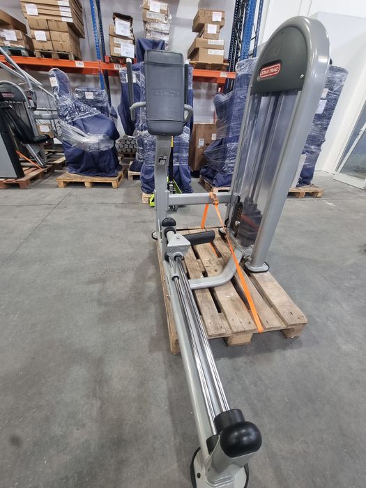 Máquina ginásio gluteus star trac