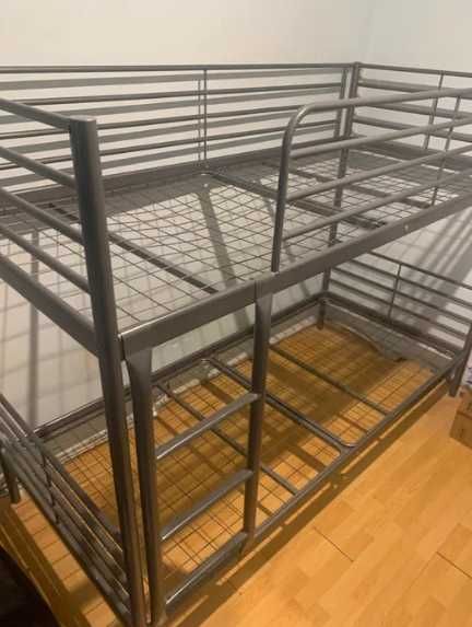 Beliche metálico IKEA SVÄRTA - cinzento