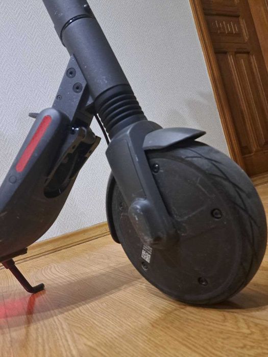 Електросамокат Segway Ninebot ES4