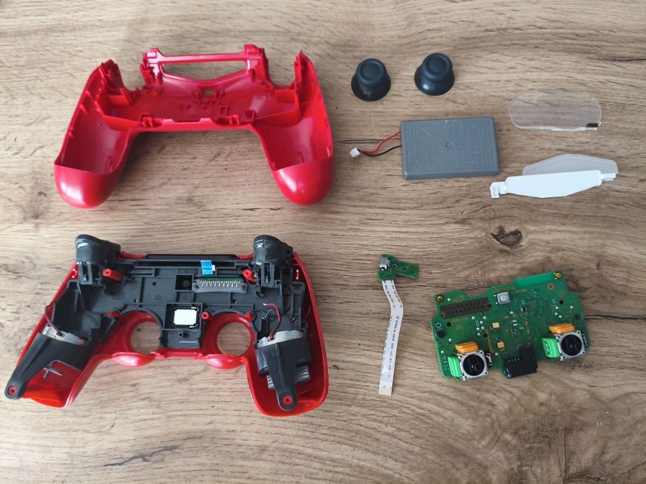 Pad PS4 V2 Czerwony DualShock 4 TMR – Na części / Dawca (Zdiagnozowany)