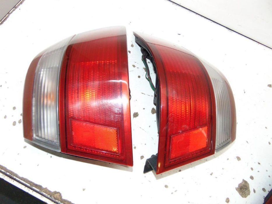 Mazda 626 farolins trás originais