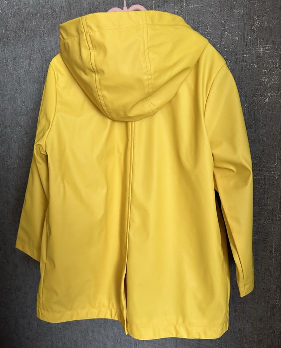 Продам плащ-дощовик ( непромокаючий) для дівчинки (ZARA)