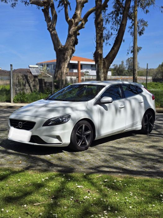 Vendo Volvo V40 R design 2015 D2