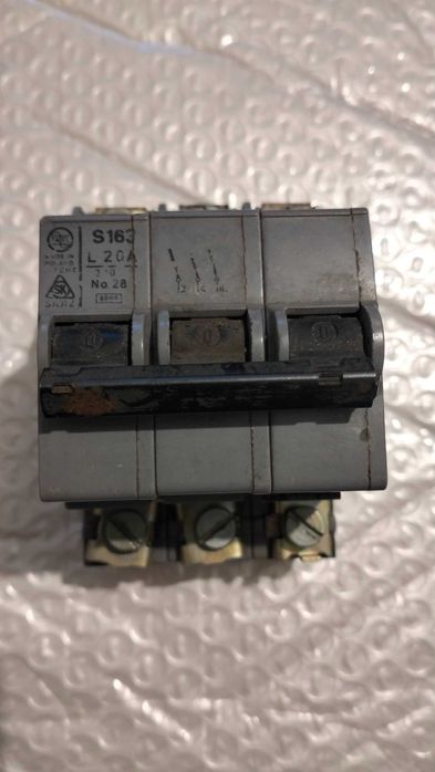 FAEL Wyłącznik instalacyjny typu S163 L20A