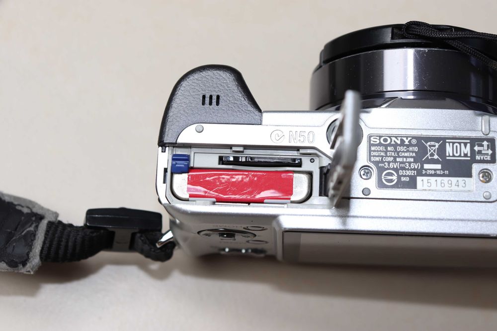 Aparat Sony Cyber-shot DSC-H10 nie wiem czy działa