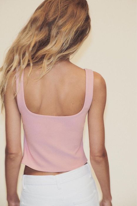 Креповий топ на ґудзиках-коштовностях zara