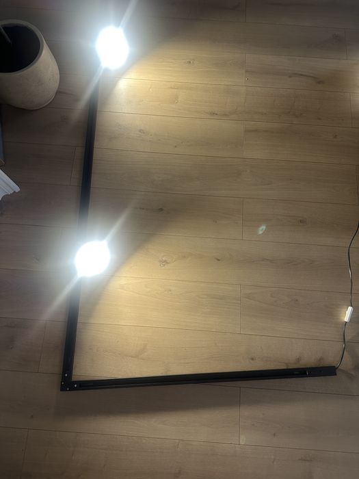 Oświetlenie szynowe 2m+1m  oraz dwa reflektory LED