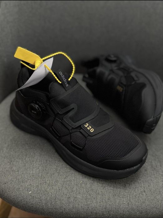 Кросівки Adidas. Автошнурок. Демісезон / осінь