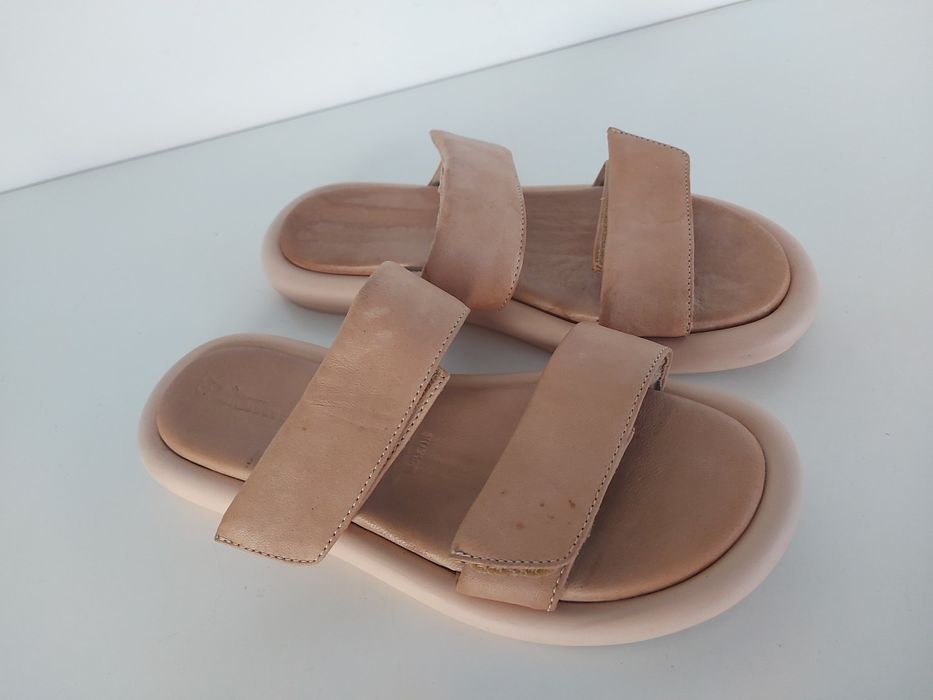 Buty damskie klapki skórzane Tamaris w rozmiarze 37