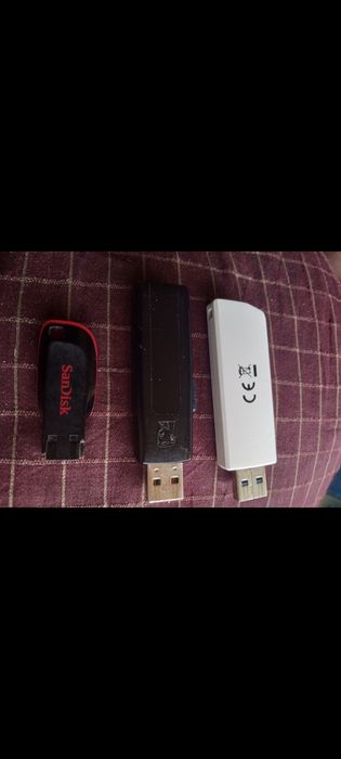 3 x pendrive  64 GB 8 GB 4 GB wszystkie sprawne cena za wszystkie