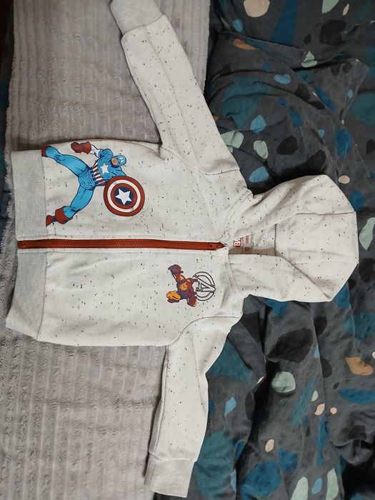 Крутецька кофтинка з супергероями