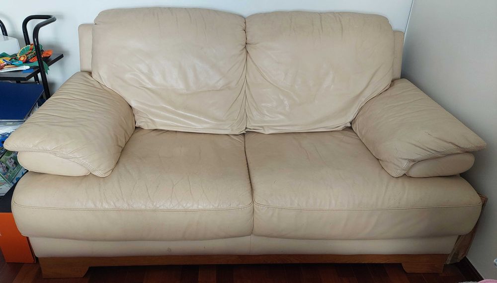 Sofá em pele genuína